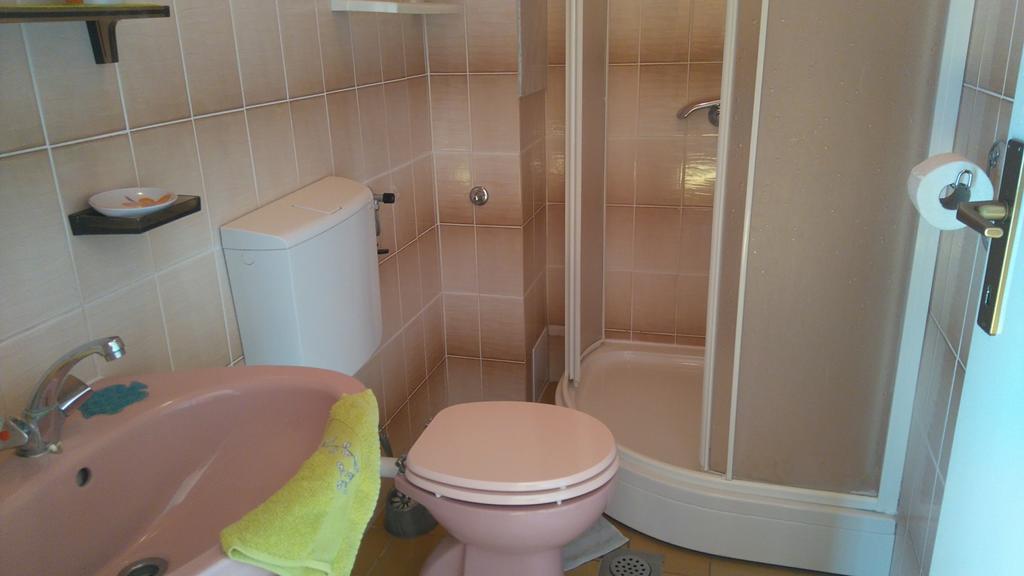 Rooms & Studio Villa Tatjana Supetar Room photo