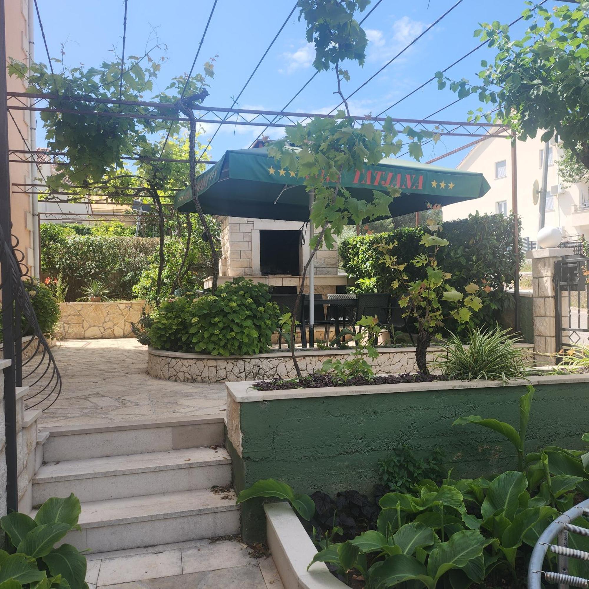 Rooms & Studio Villa Tatjana Supetar Exterior photo